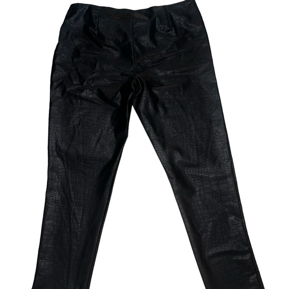 ✅Intro Tummy Control High Pull-On Stretch Faux Leather Crocodile Print Legging - Picture 2 of 8